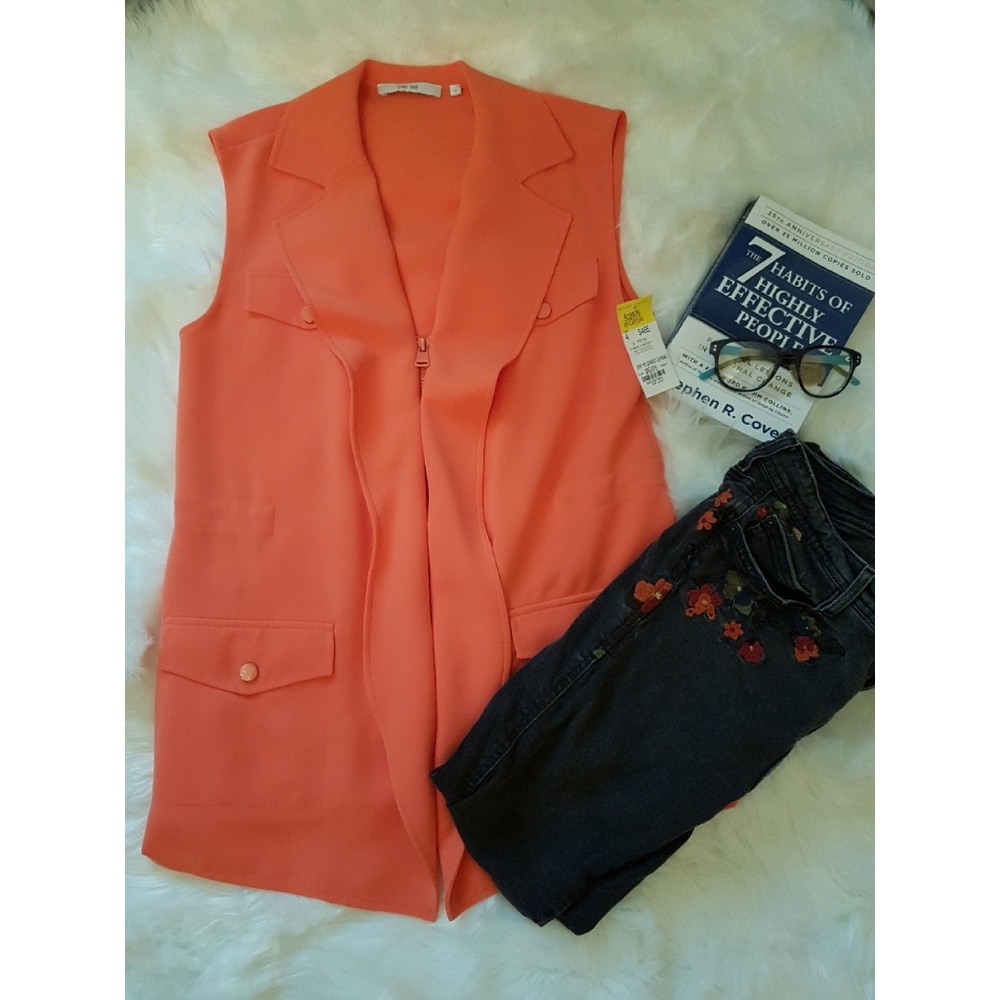 Per Se Sleevelees Vest.